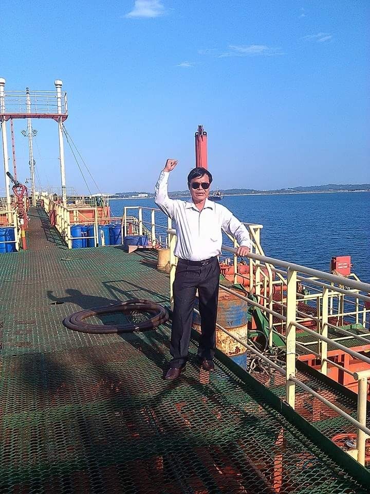 Thuyền viên và biển bạc