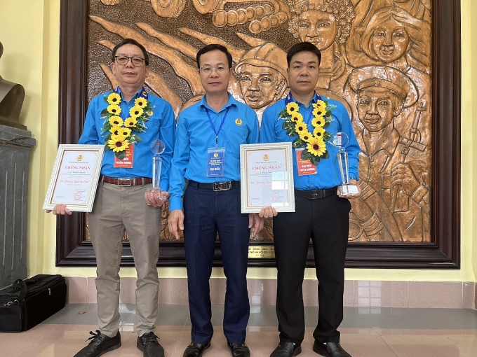 Người quản đốc chăm chút từng sáng kiến