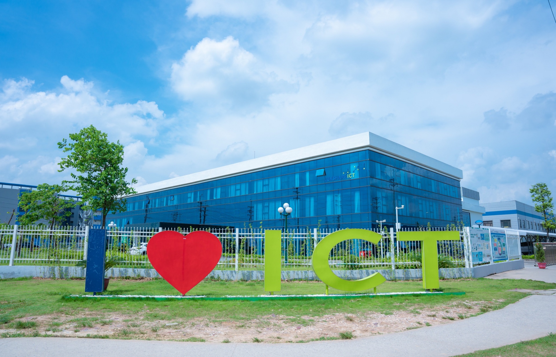 Bắc Giang: Công ty TNHH Luxshare – ICT cần tuyển dụng gấp 10.000 lao động phổ thông