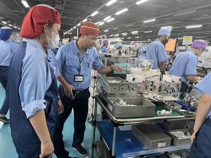 Người quản đốc chăm chút từng sáng kiến