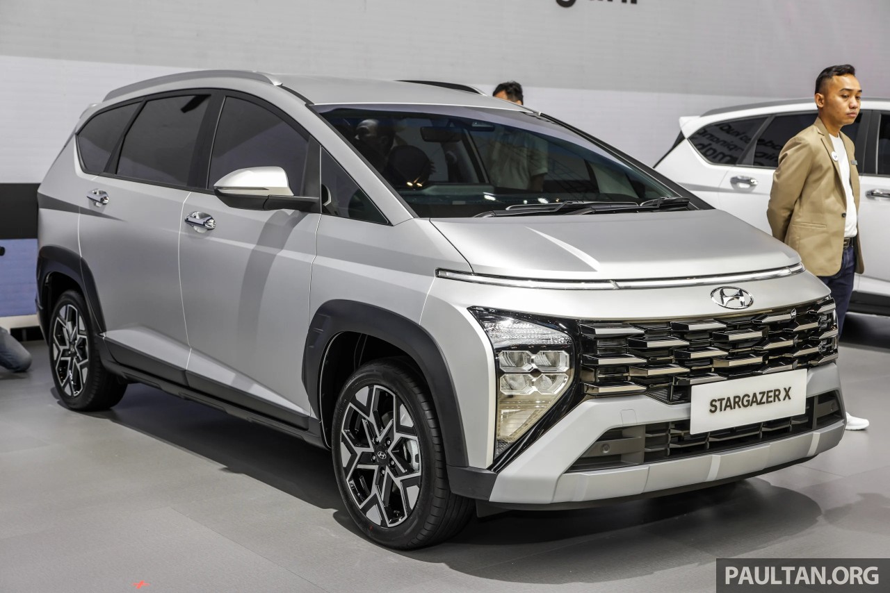 Hyundai Stargazer X là mẫu MPV lai SUV.
