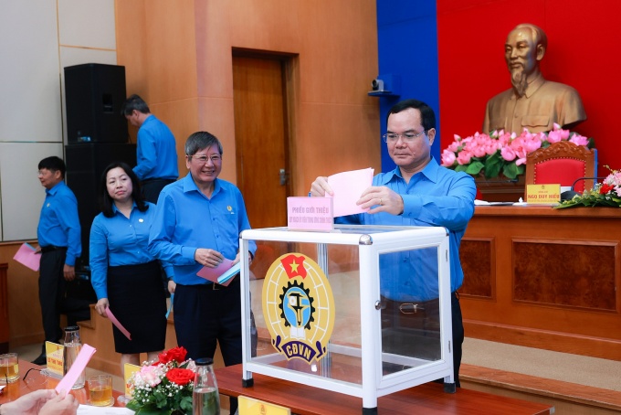 Tổng LĐLĐ Việt Nam giới thiệu nhân sự quy hoạch ủy viên BCH Trung ương Đảng khóa XIV Tổng LĐLĐ Việt Nam giới thiệu nhân sự quy hoạch ủy viên BCH Trung ương Đảng khóa XIV