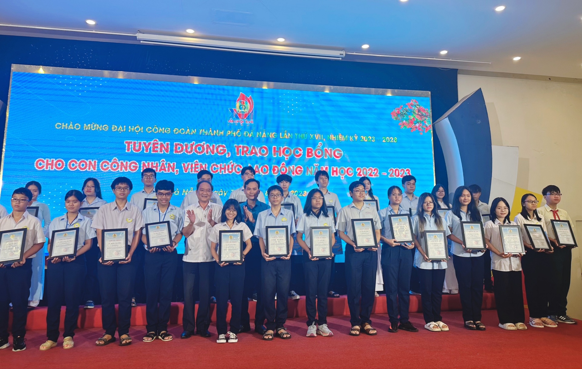 Đà Nẵng tuyên dương, khen thưởng con công nhân, viên chức, lao động xuất sắc trong học tập