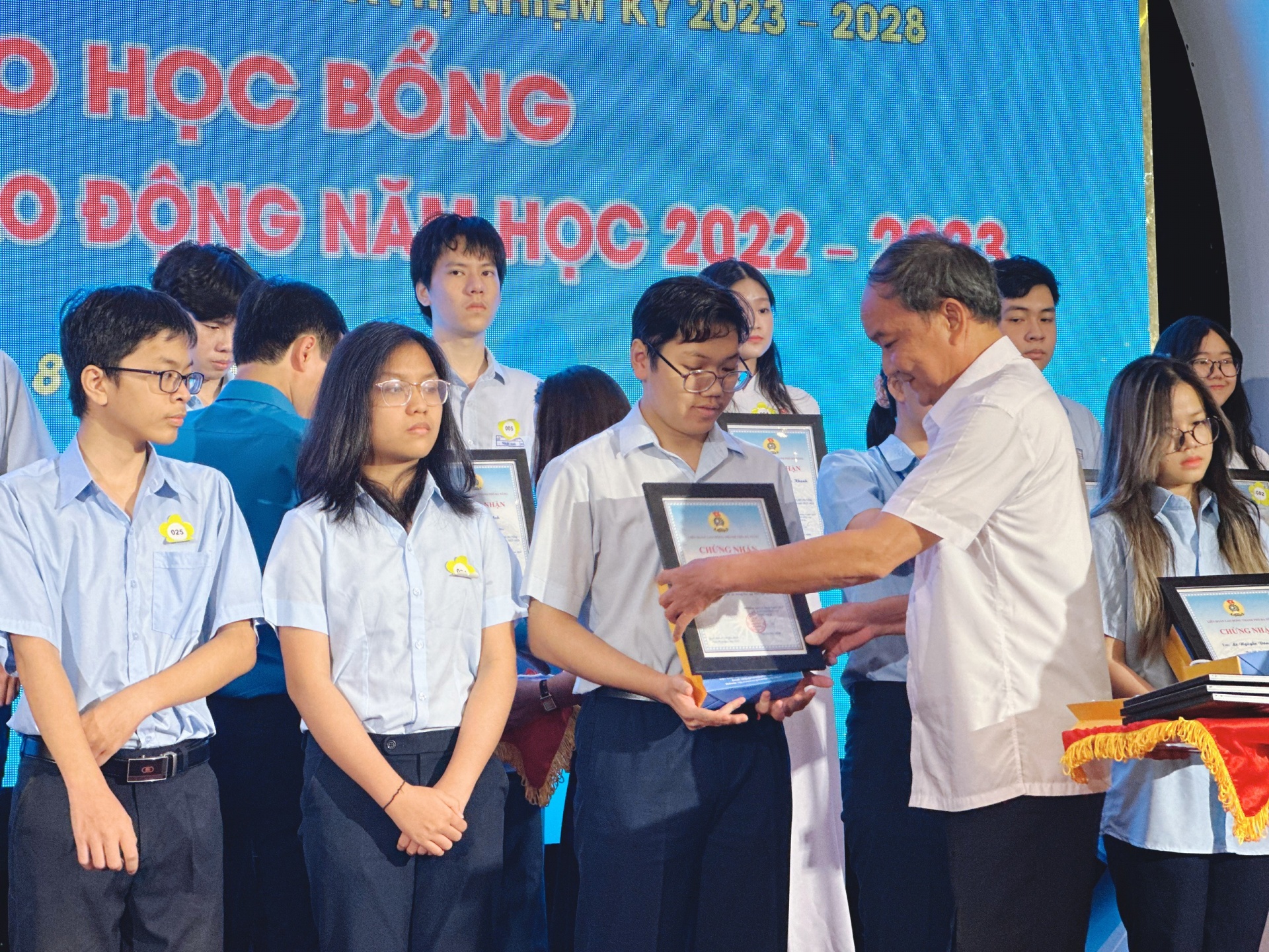 Đà Nẵng tuyên dương, khen thưởng con công nhân, viên chức, lao động xuất sắc trong học tập