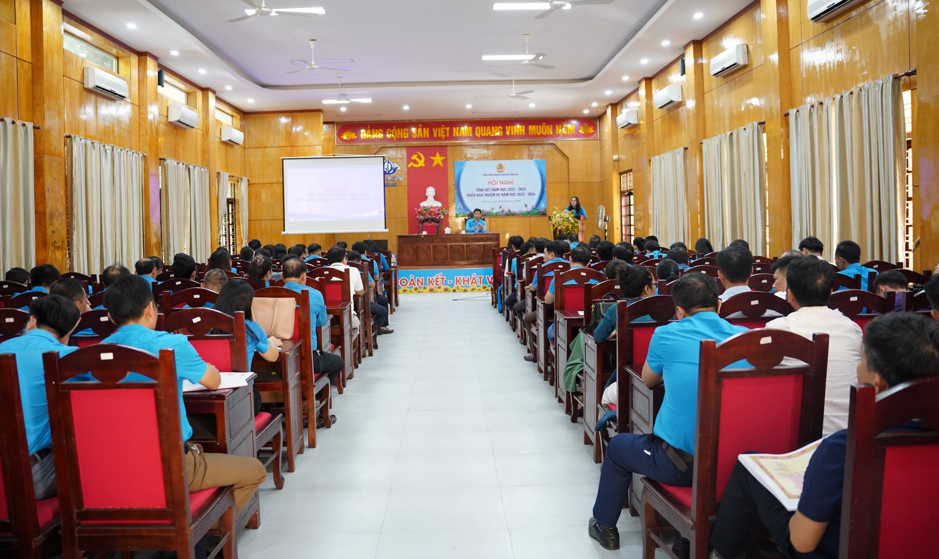 Các cấp Công đoàn ngành Giáo dục Nghệ An: Hơn 13,3 tỷ đồng chăm lo cho người lao động Các cấp Công đoàn ngành Giáo dục Nghệ An: Hơn 13,3 tỷ đồng chăm lo cho người lao động