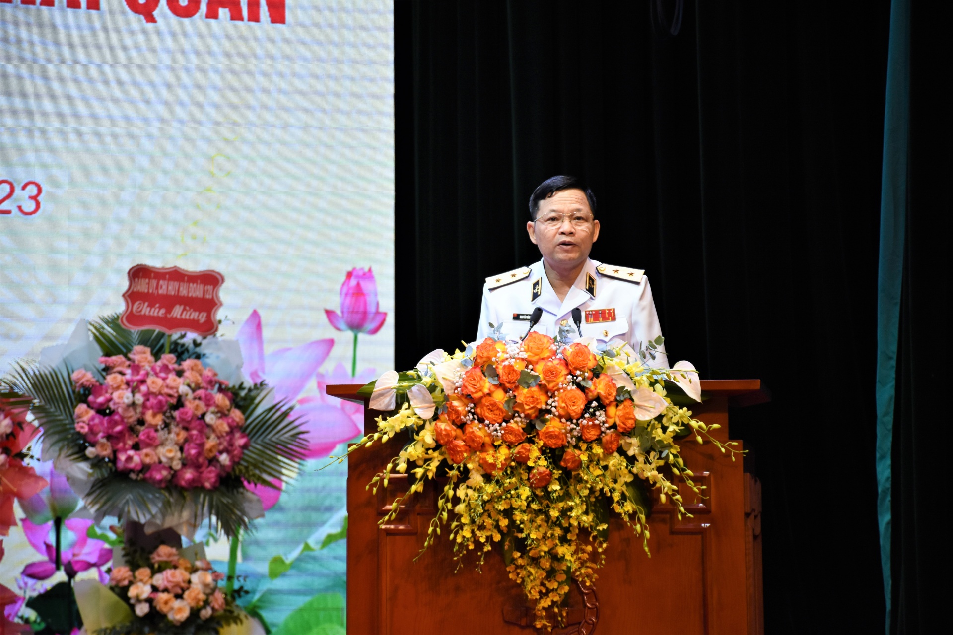 Quyết tâm đổi mới, phát triển toàn diện, không để bị bất ngờ từ hướng biển