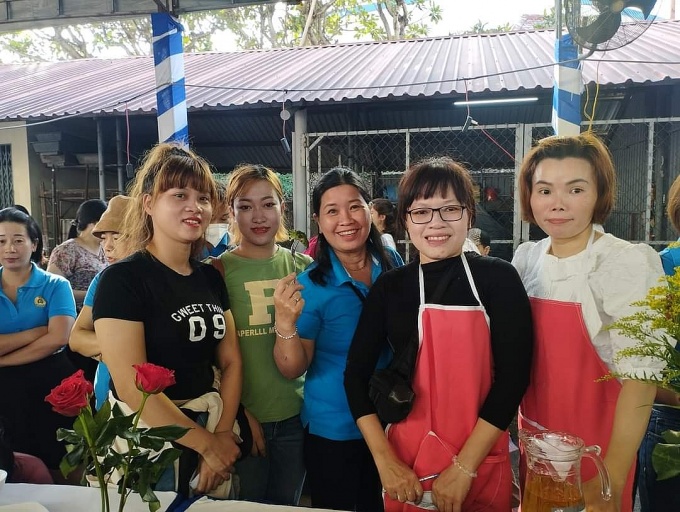 Nữ cán bộ Công đoàn tâm huyết giúp hàn gắn quan hệ vợ chồng cho công nhân lao động Nữ cán bộ Công đoàn tâm huyết giúp hàn gắn quan hệ vợ chồng cho công nhân lao động