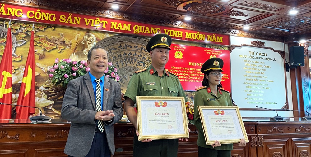 Lâm Đồng: Nhiều giải pháp phối hợp đảm bảo an ninh trong công nhân Lâm Đồng: Nhiều giải pháp phối hợp đảm bảo an ninh trong công nhân