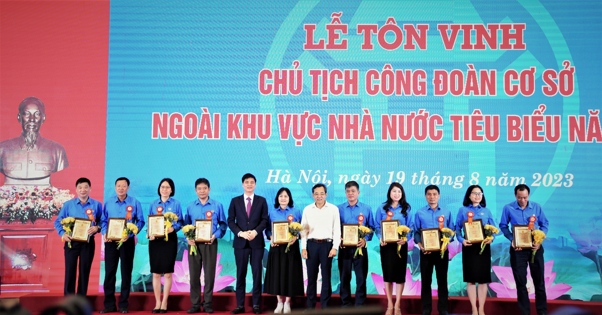 Trao giải Hội thi thợ giỏi, tuyên dương Chủ tịch CĐCS tiêu biểu năm 2023 Trao giải Hội thi thợ giỏi, tuyên dương Chủ tịch CĐCS tiêu biểu năm 2023