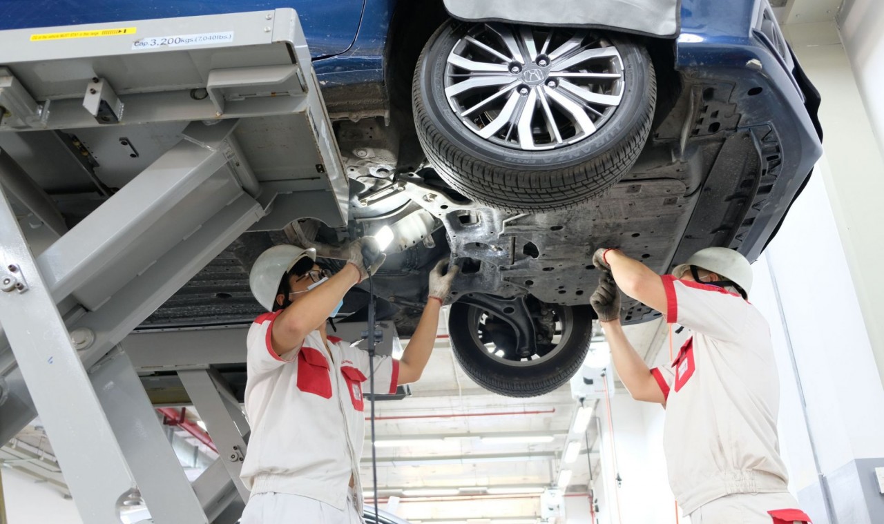 Bảo dưỡng ô tô nên vào hãng hay gara ngoài? Bảo dưỡng ô tô nên vào hãng hay gara ngoài?