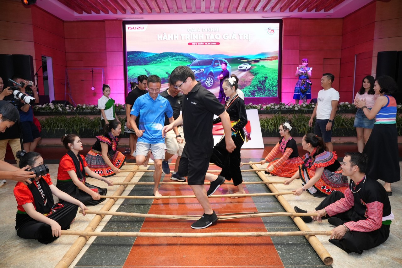 Dấu ấn Isuzu Caravan 2023