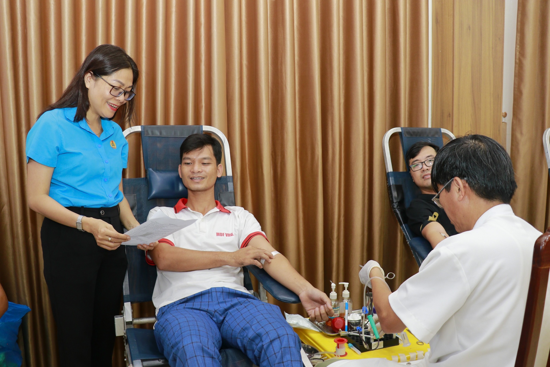 Đông đảo đoàn viên, người lao động tại tỉnh Quảng Trị tham gia hiến máu tình nguyện Đông đảo đoàn viên, người lao động tại tỉnh Quảng Trị tham gia hiến máu tình nguyện