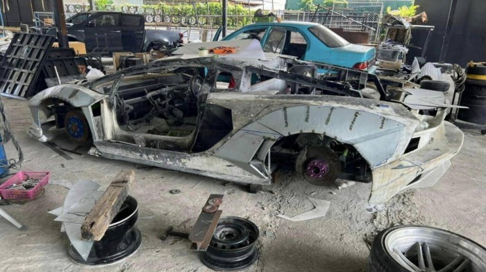 Thợ Thái Lan chi 270 triệu đồng nâng cấp Toyota Crown thành Lamborghini Aventador Toyota Crown