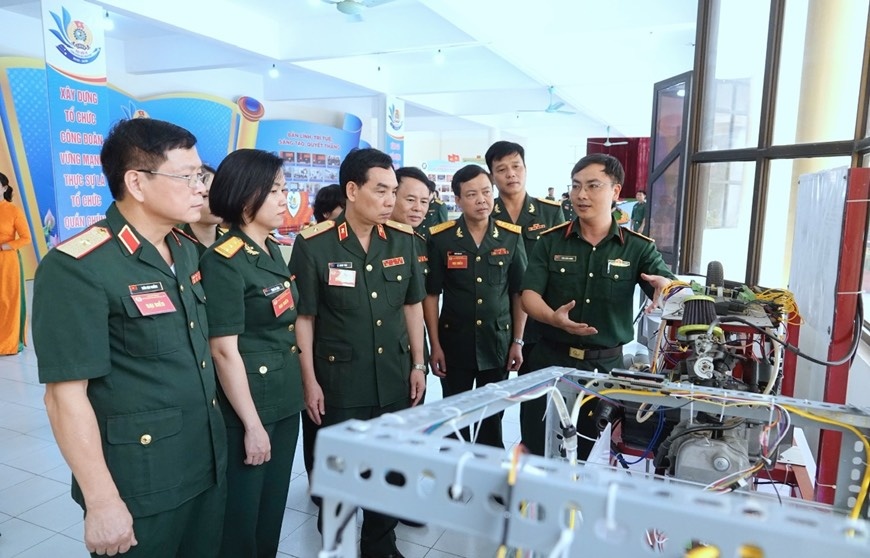 Phát huy tinh thần đoàn kết, sáng tạo, xây dựng Học viện Kỹ thuật Quân sự vững mạnh