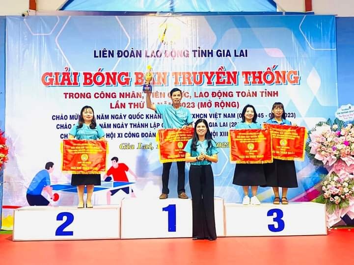 Gia Lai: Hàng trăm đoàn viên, người lao động tranh tài tại Giải bóng bàn truyền thống Gia Lai: Hàng trăm đoàn viên, người lao động tranh tài tại Giải bóng bàn truyền thống