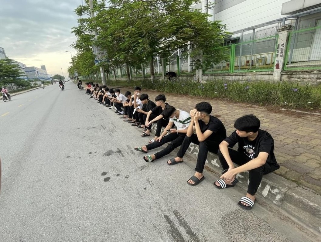 Vụ học sinh làm công nhân: Mua bán “đầu người” 200 nghìn đồng/cháu Vụ học sinh bị làm công nhân: Mua bán “đầu người” 200 nghìn đồng/cháu