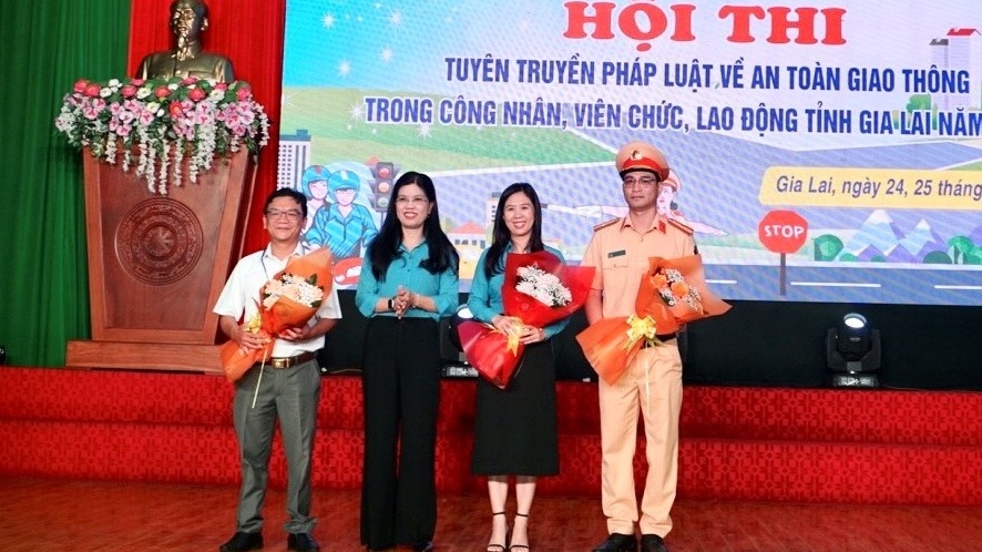 Gia Lai: Đa dạng hình thức truyền truyền, phổ biến pháp luật về giao thông đường bộ