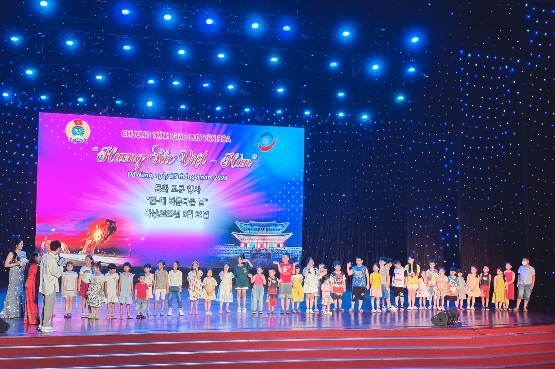 LĐLĐ Đà Nẵng: Gần 1.000 người tham gia giao lưu văn hóa “Hương sắc Việt – Hàn”