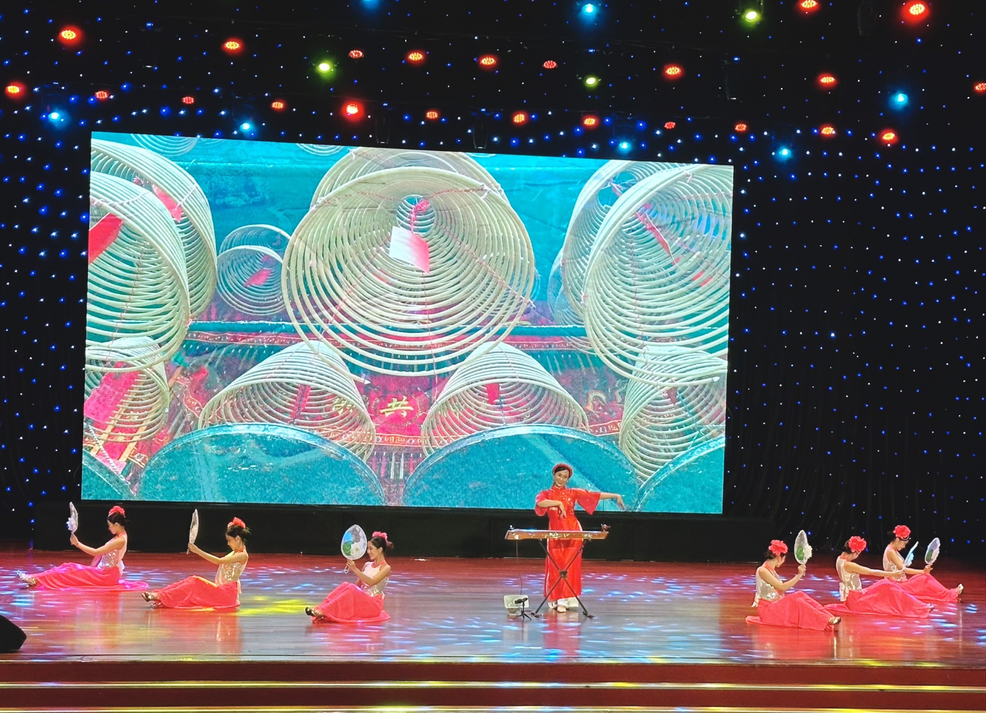 LĐLĐ Đà Nẵng: Gần 1.000 người tham gia giao lưu văn hóa “Hương sắc Việt – Hàn”