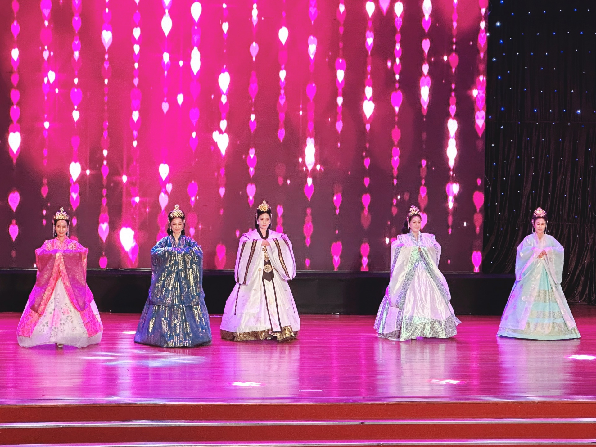 LĐLĐ Đà Nẵng: Gần 1.000 người tham gia giao lưu văn hóa “Hương sắc Việt – Hàn”