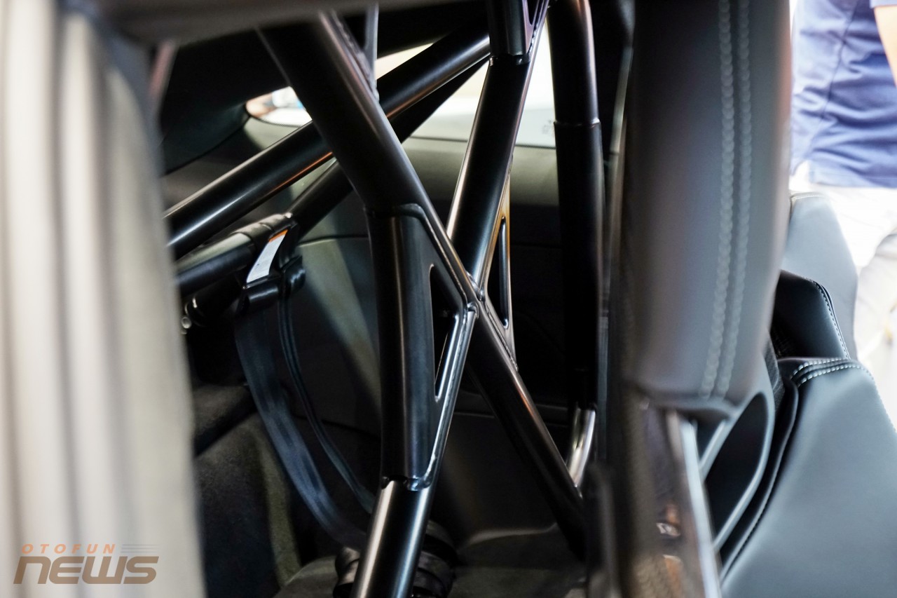 Cận cảnh 'hàng hiếm' Porsche 911 Dakar 2023 tại Việt Nam