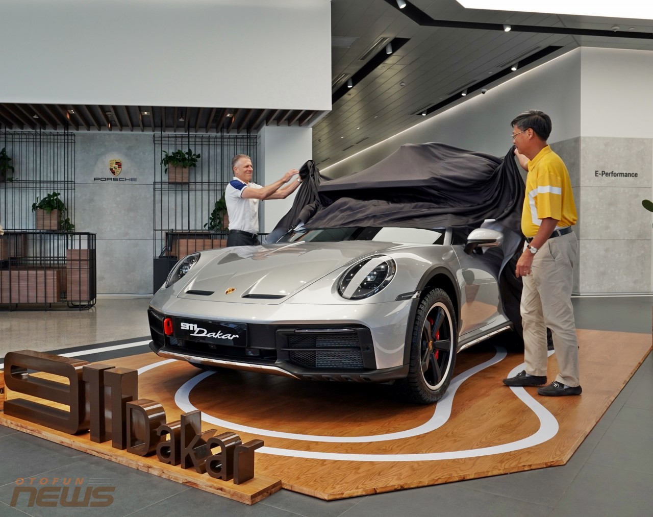 Cận cảnh 'hàng hiếm' Porsche 911 Dakar 2023 tại Việt Nam Porsche 911 Dakar 2023 đầu tiên tại Việt Nam.