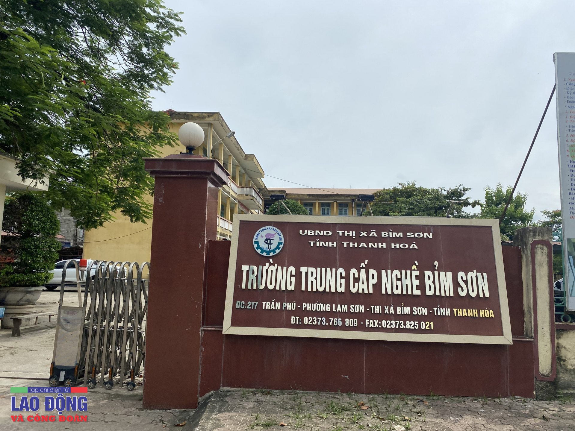 Vụ học sinh làm công nhân: “Cảm ơn Tạp chí LĐ&CĐ phát hiện, phản ánh kịp thời” Vụ học sinh bị làm công nhân: “Cảm ơn Tạp chí LĐ&CĐ phát hiện, phản ánh kịp thời”