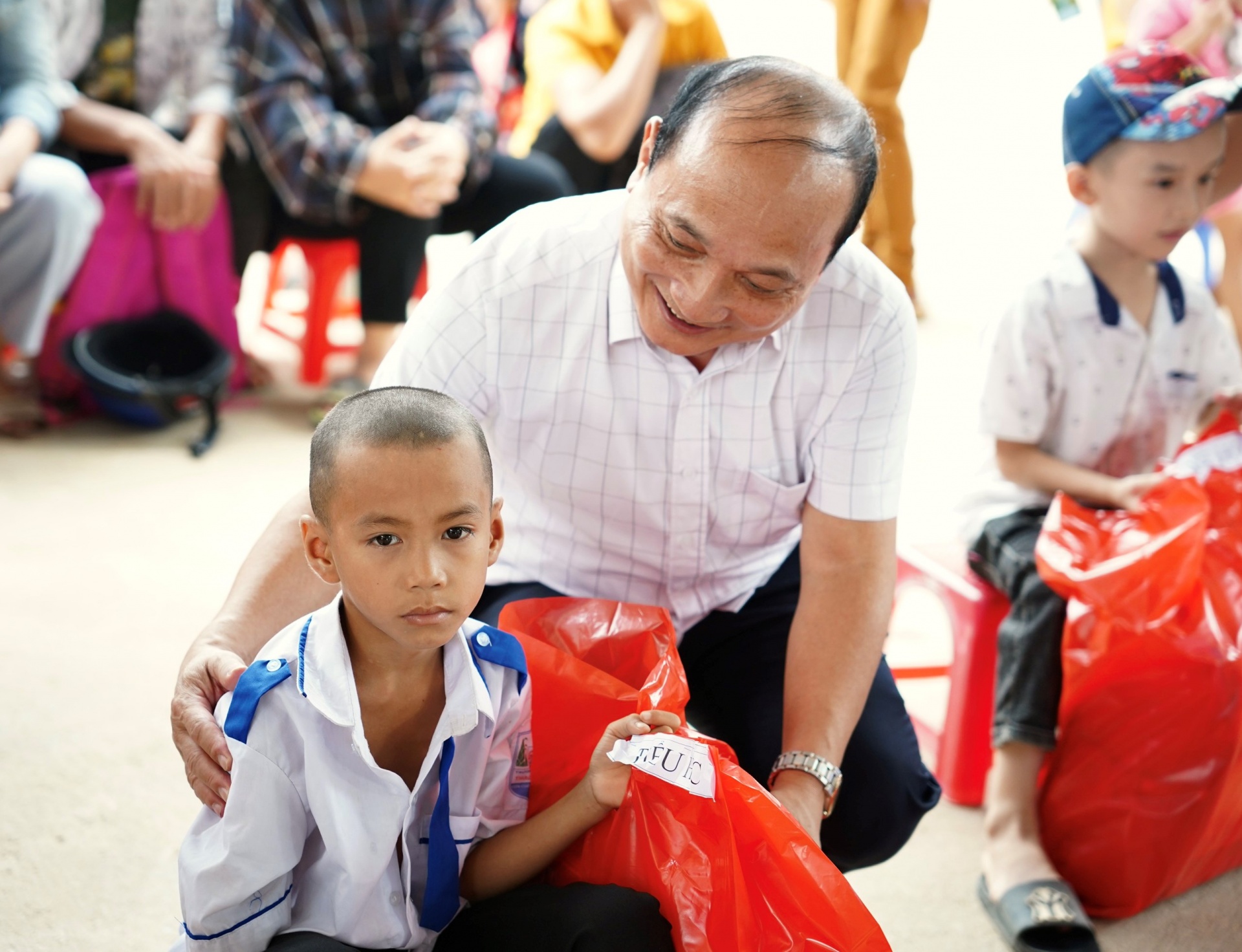 Nghệ An: Chương trình ‘Chiếc cặp yêu thương’ mang niềm vui vào năm học mới