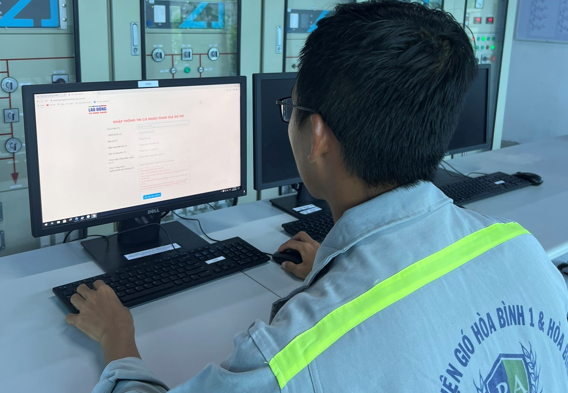 LĐLĐ tỉnh Yên Bái chỉ có 2 người tham gia Cuộc thi tìm hiểu Luật Phòng, chống ma túy LĐLĐ tỉnh Yên Bái chỉ có 2 người tham gia Cuộc thi tìm hiểu Luật Phòng, chống ma túy