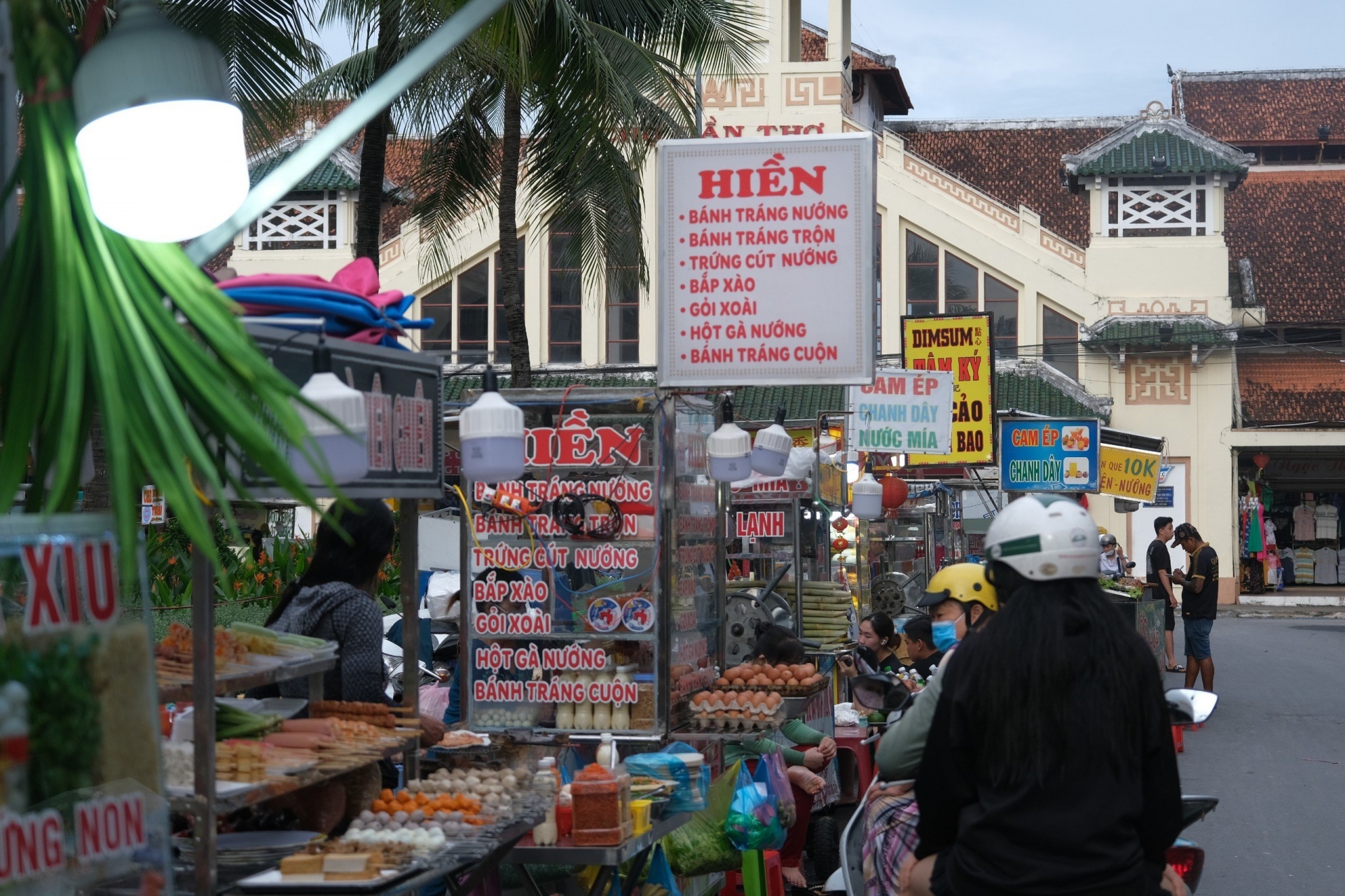 Du lịch ảm đạm, lao động nghèo vất vả mưu sinh trong dịp lễ Du lịch ảm đạm, lao động nghèo vất vả mưu sinh trong dịp lễ