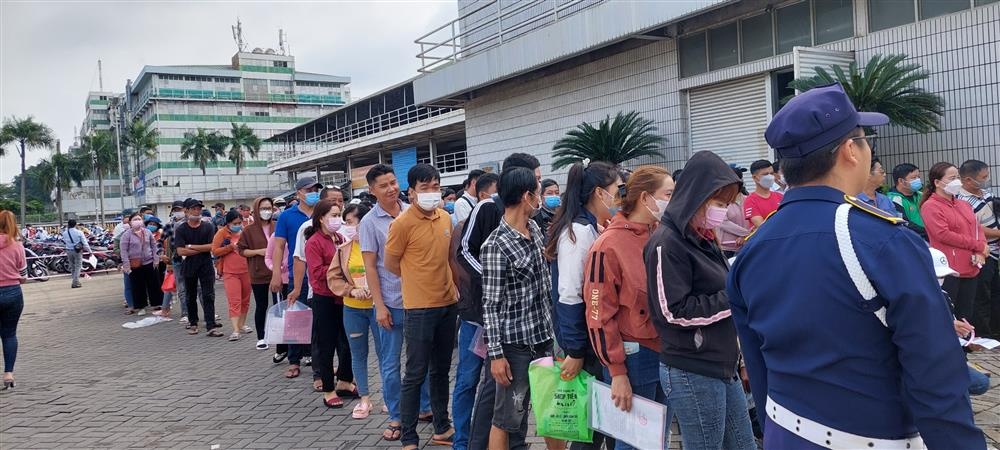 Công nhân Pouyuen được trợ cấp ra sao sau khi bị cắt giảm?