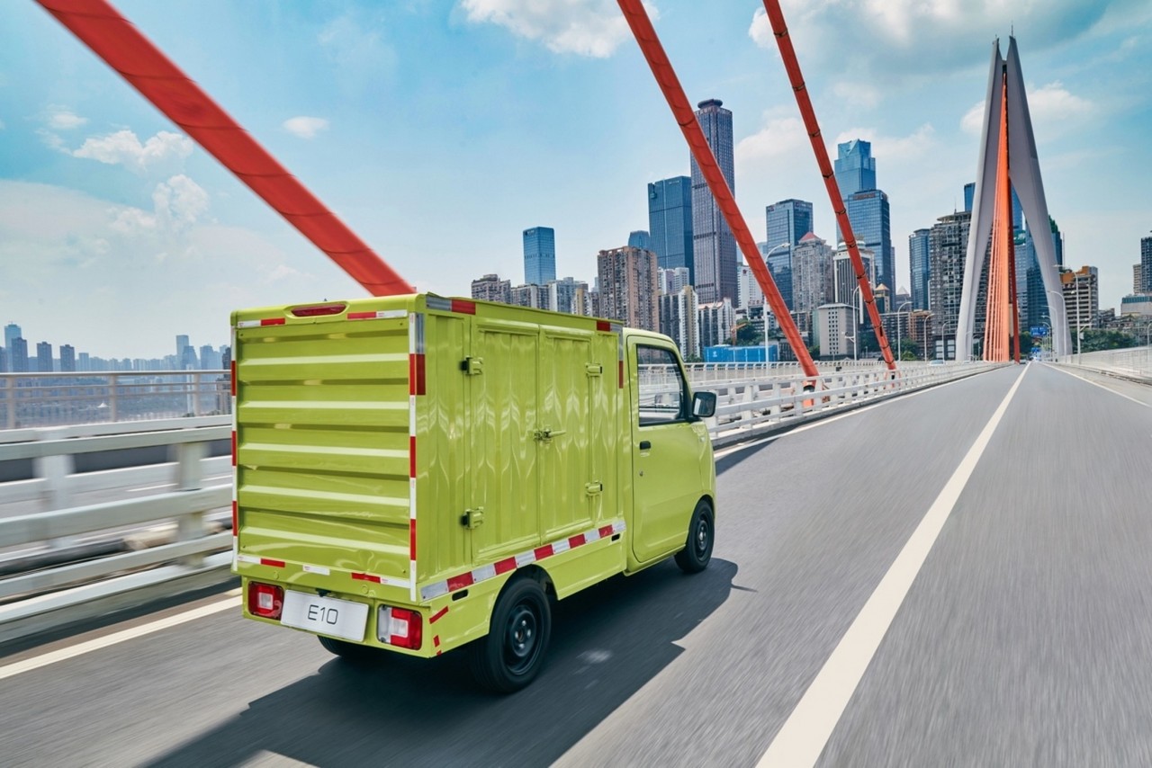 Cận cảnh Wuling E10 - xe tải điện mini dành cho đô thị