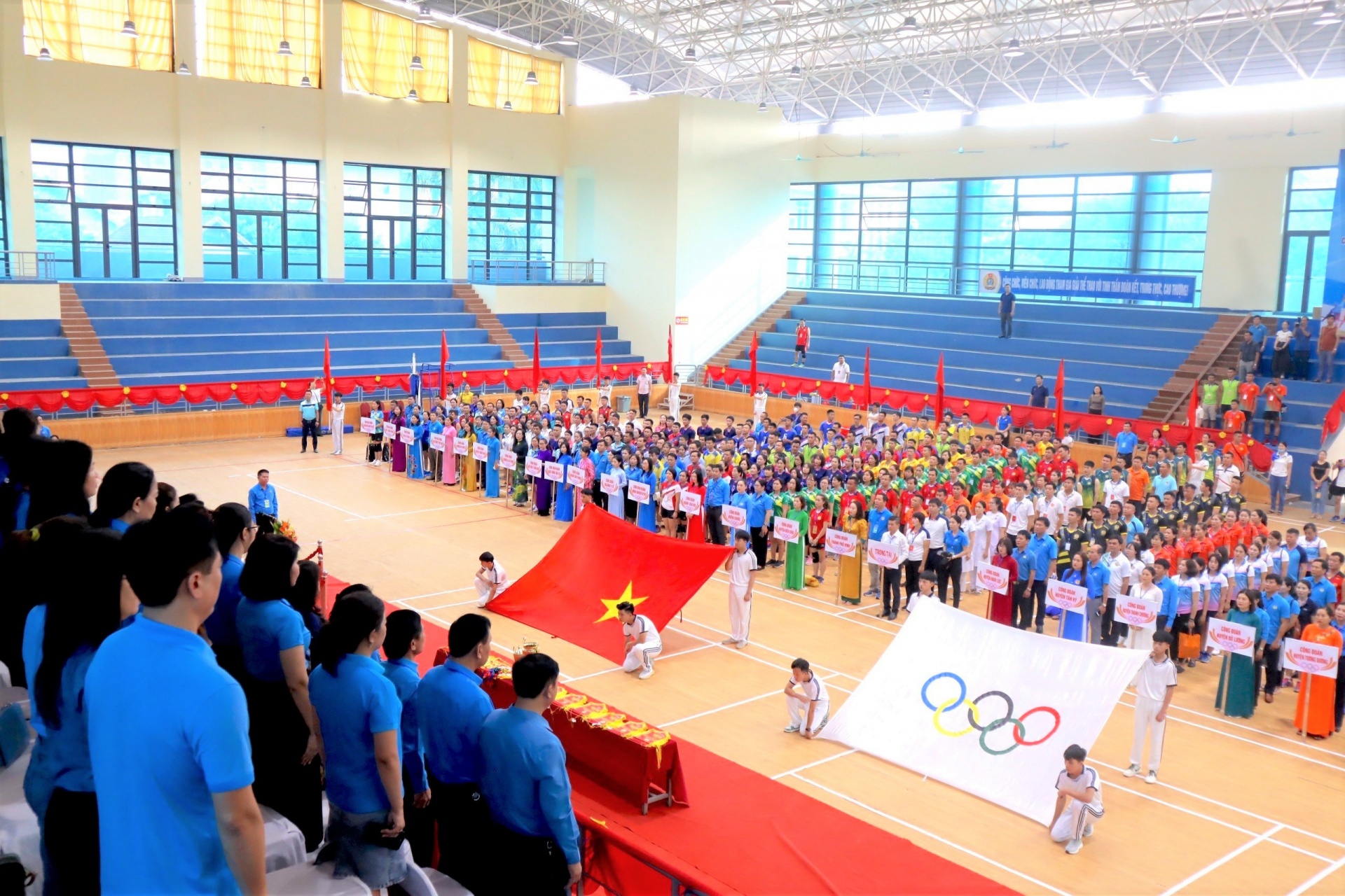 Trang trọng, sôi động Giải thể thao do LĐLĐ tỉnh Nghệ An tổ chức