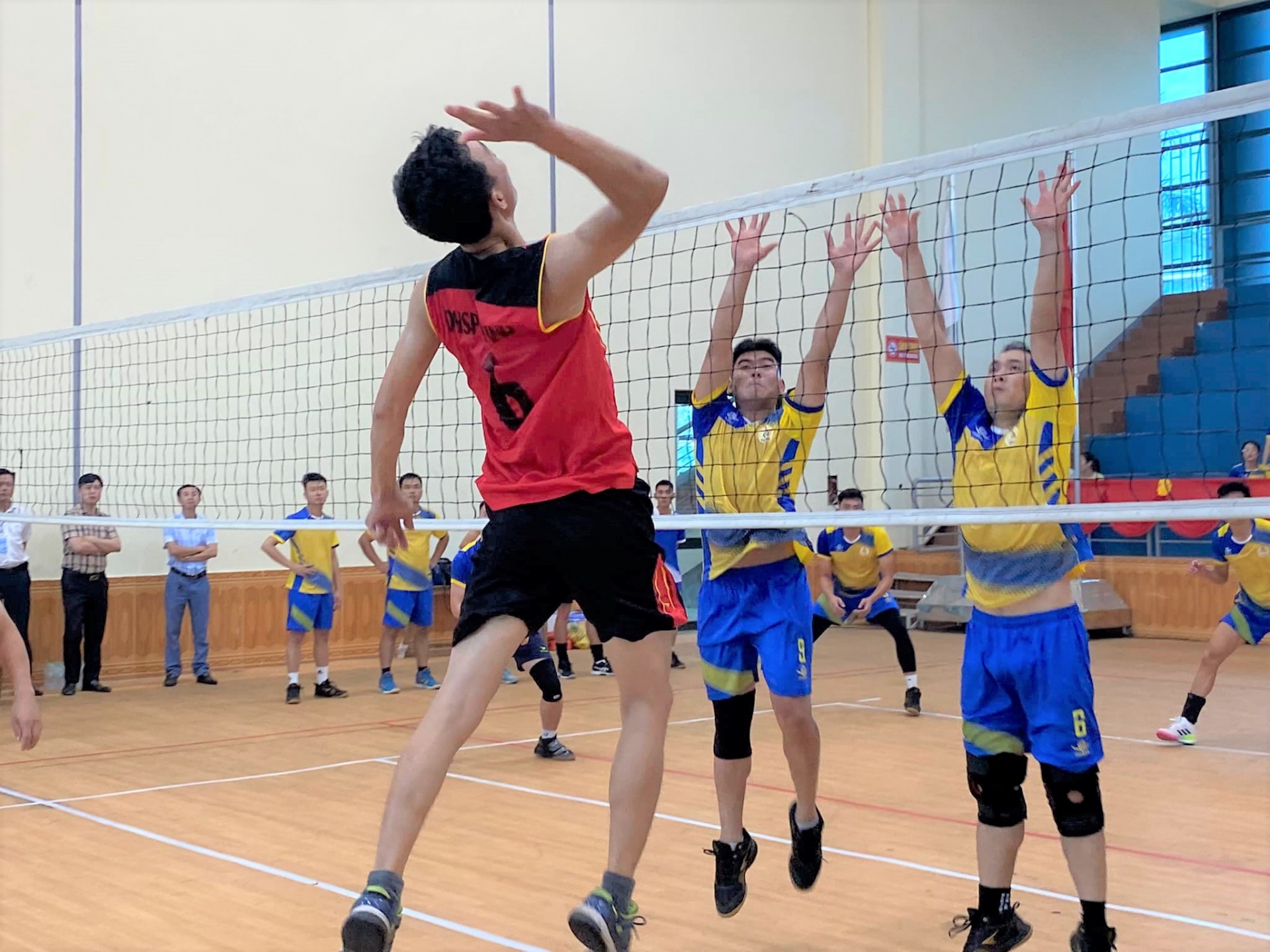 sôi động Giải thể thao do LĐLĐ tỉnh Nghệ An tổ chức