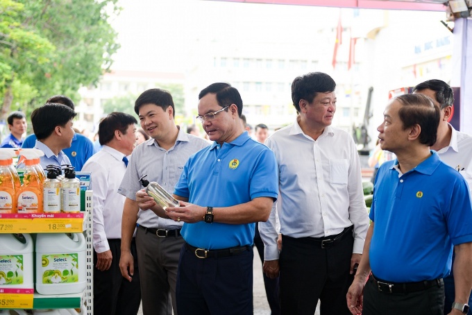 Sôi động Lễ khai mạc Giải vô địch Bóng đá Công nhân toàn quốc năm 2023 Sôi động Lễ khai mạc Giải vô địch Bóng đá Công nhân toàn quốc năm 2023