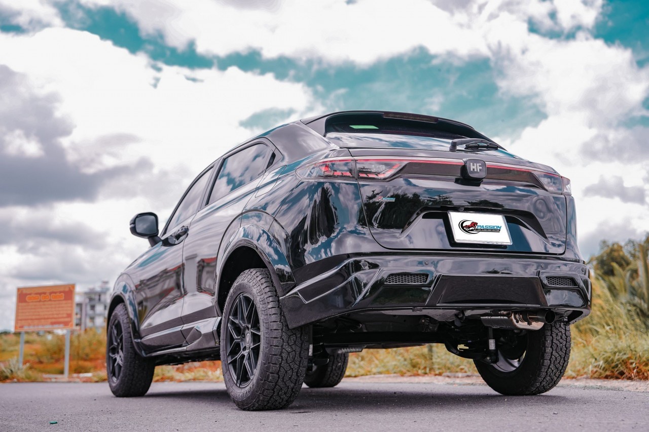 Thợ Việt 'hồ biến' Honda HR-V thành Lamborghini Urus