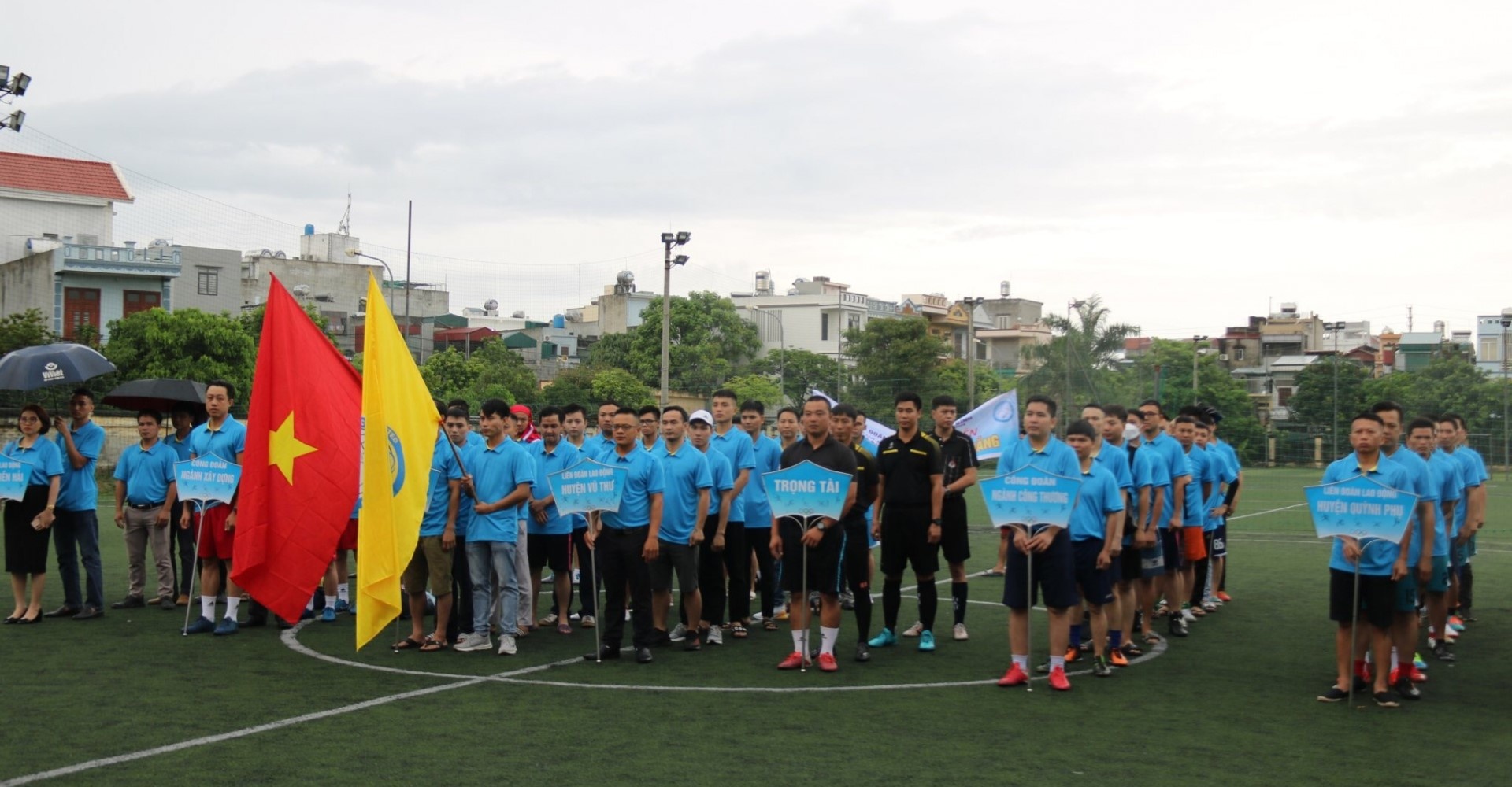 Làm tốt vai trò cầu nối giữa Đảng, chính quyền với doanh nghiệp và người lao động