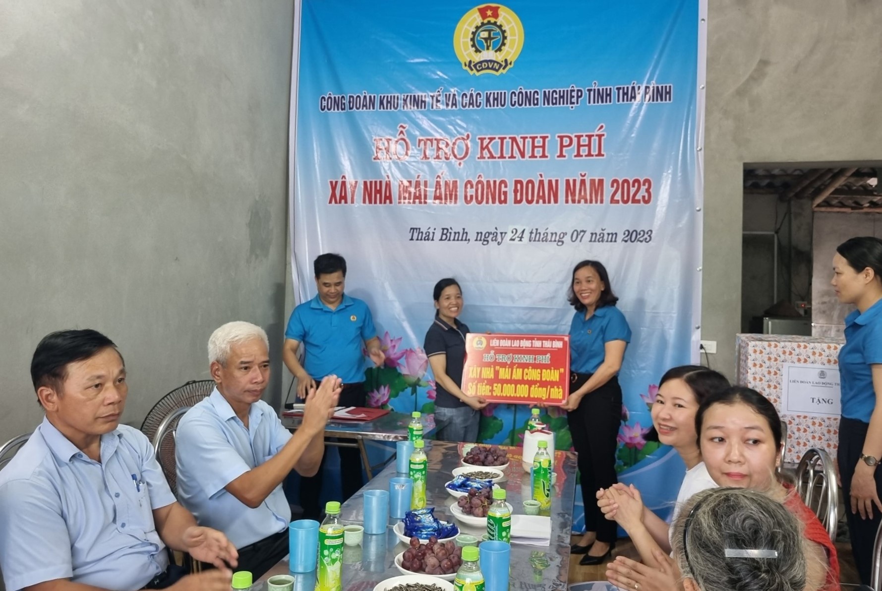 Làm tốt vai trò cầu nối giữa Đảng, chính quyền với doanh nghiệp và người lao động