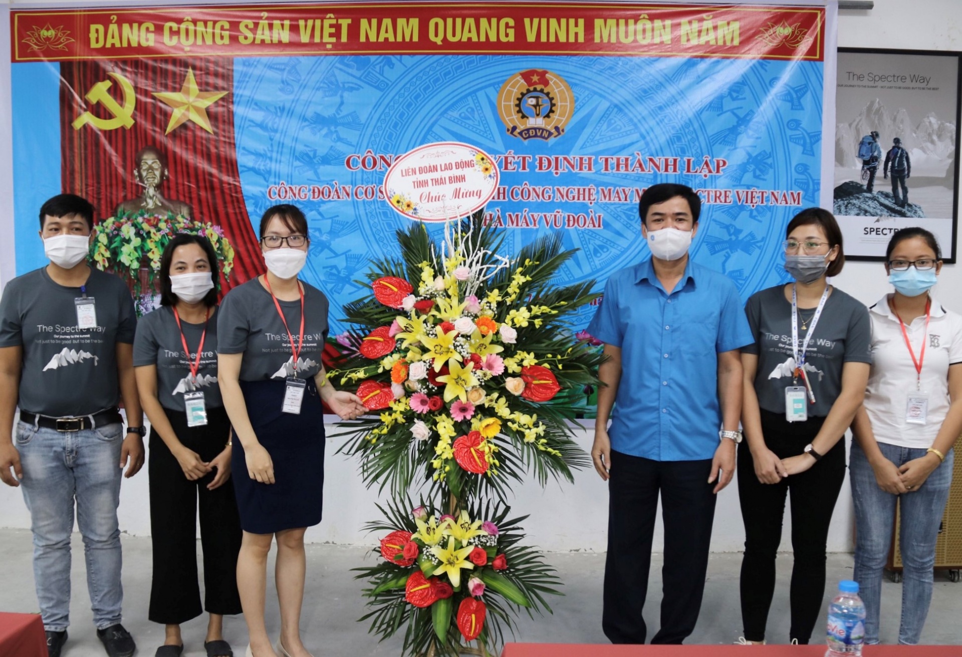 Làm tốt vai trò cầu nối giữa Đảng, chính quyền với doanh nghiệp và người lao động