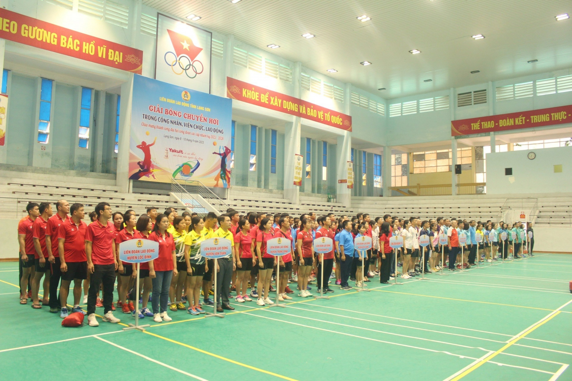 Lạng Sơn: Tổ chức Giải Bóng chuyền hơi chào mừng thành công đại hội công đoàn các cấp