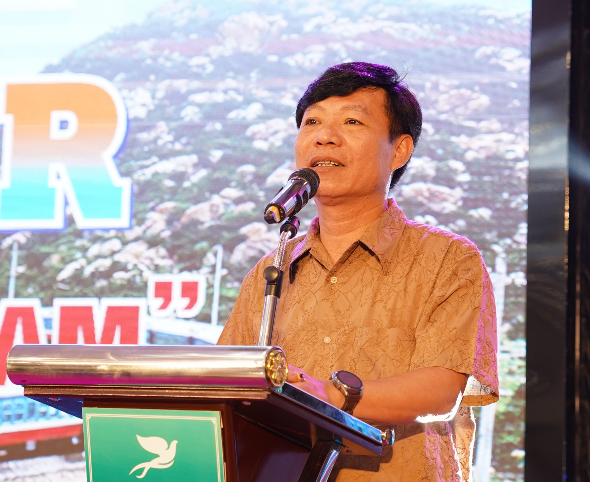 Vui vẻ, thân tình chương trình nghỉ dưỡng, biểu dương của Công đoàn Đường sắt Việt Nam Vui vẻ, thân tình chương trình nghỉ dưỡng, biểu dương của Công đoàn Đường sắt Việt Nam