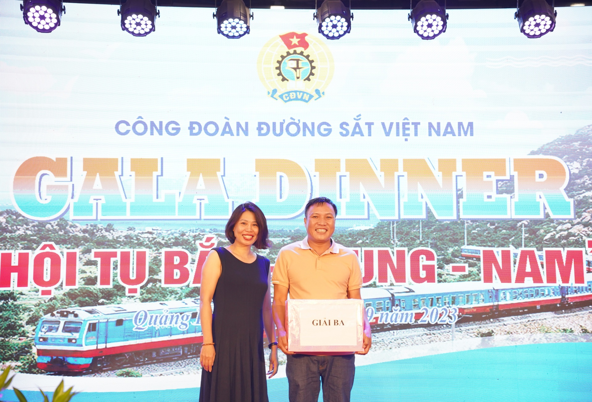 Vui vẻ, thân tình chương trình nghỉ dưỡng, biểu dương của Công đoàn Đường sắt Việt Nam Vui vẻ, thân tình chương trình nghỉ dưỡng, biểu dương của Công đoàn Đường sắt Việt Nam