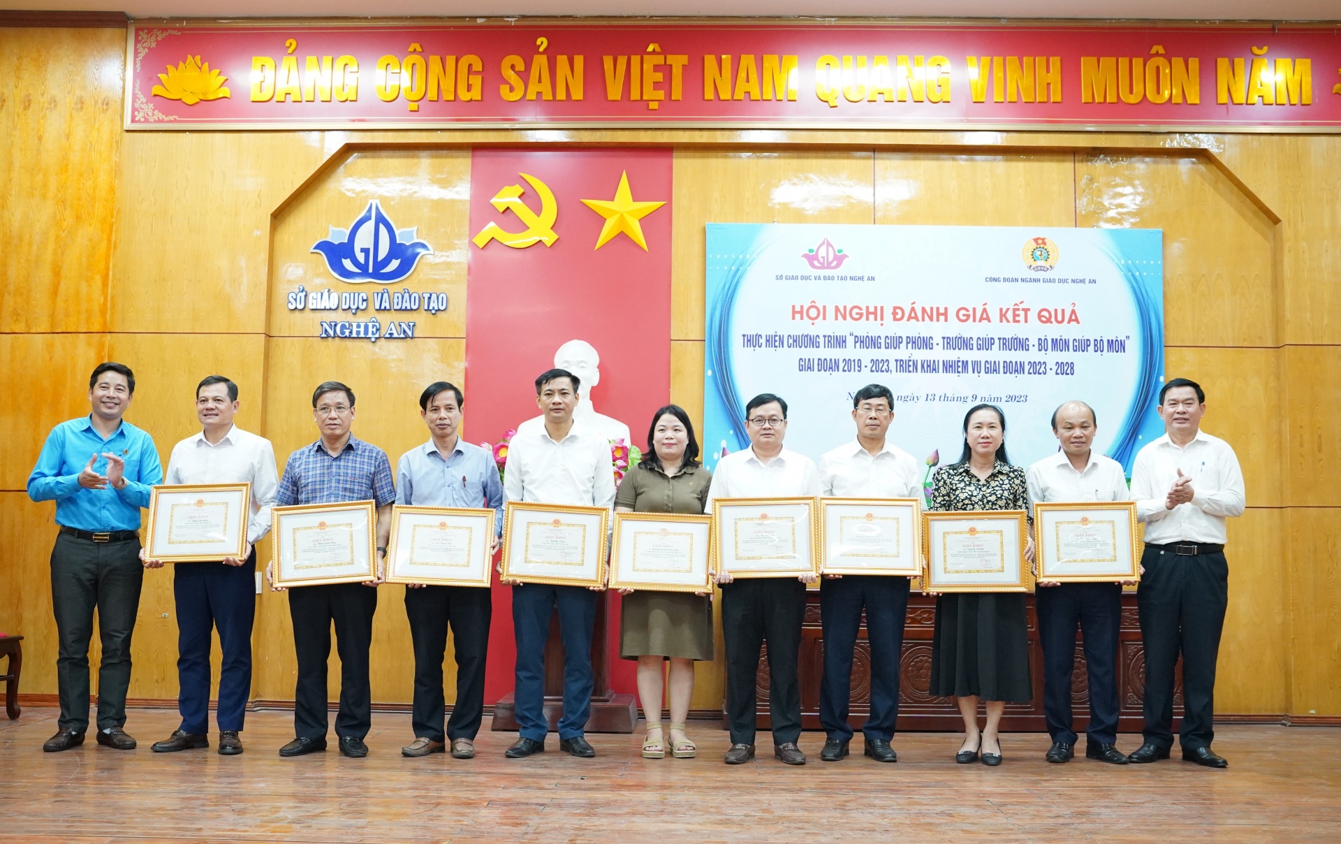 Các trường tích cực giúp đỡ nhau đã góp phần tạo nên thương hiệu của giáo dục Nghệ An Các trường tích cực giúp đỡ nhau đã góp phần tạo nên thương hiệu của giáo dục Nghệ An