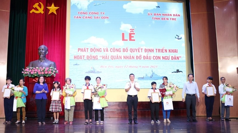 Tổng Công ty Tân Cảng Sài Gòn: Nhận đỡ đầu con ngư dân tại Tiền Giang, Bến Tre Tổng Công ty Tân Cảng Sài Gòn: Nhận đỡ đầu con ngư dân tại Tiền Giang, Bến Tre