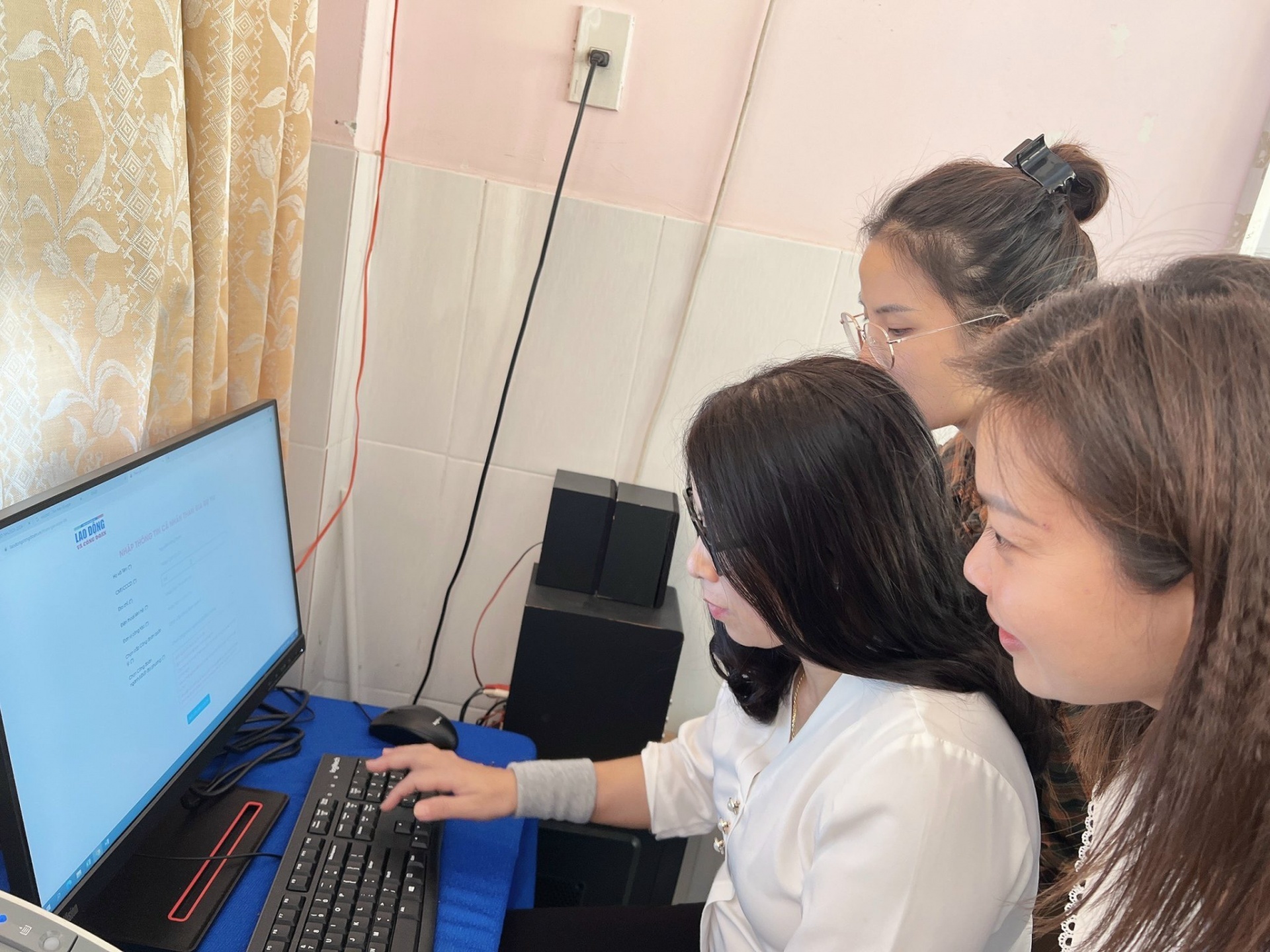 Công đoàn Ngân hàng Việt Nam có hơn 1.000 người trả lời đúng 100% câu hỏi Công đoàn Ngân hàng Việt Nam có hơn 1.000 người trả lời đúng 100% câu hỏi