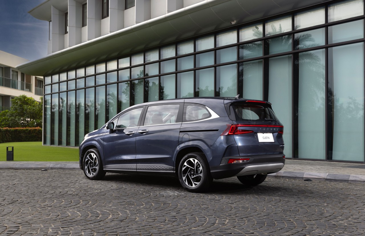 Hyundai Custin có giá từ 850 triệu đồng tại Việt Nam Hyundai Custin có giá từ 850 triệu đồng tại Việt Nam