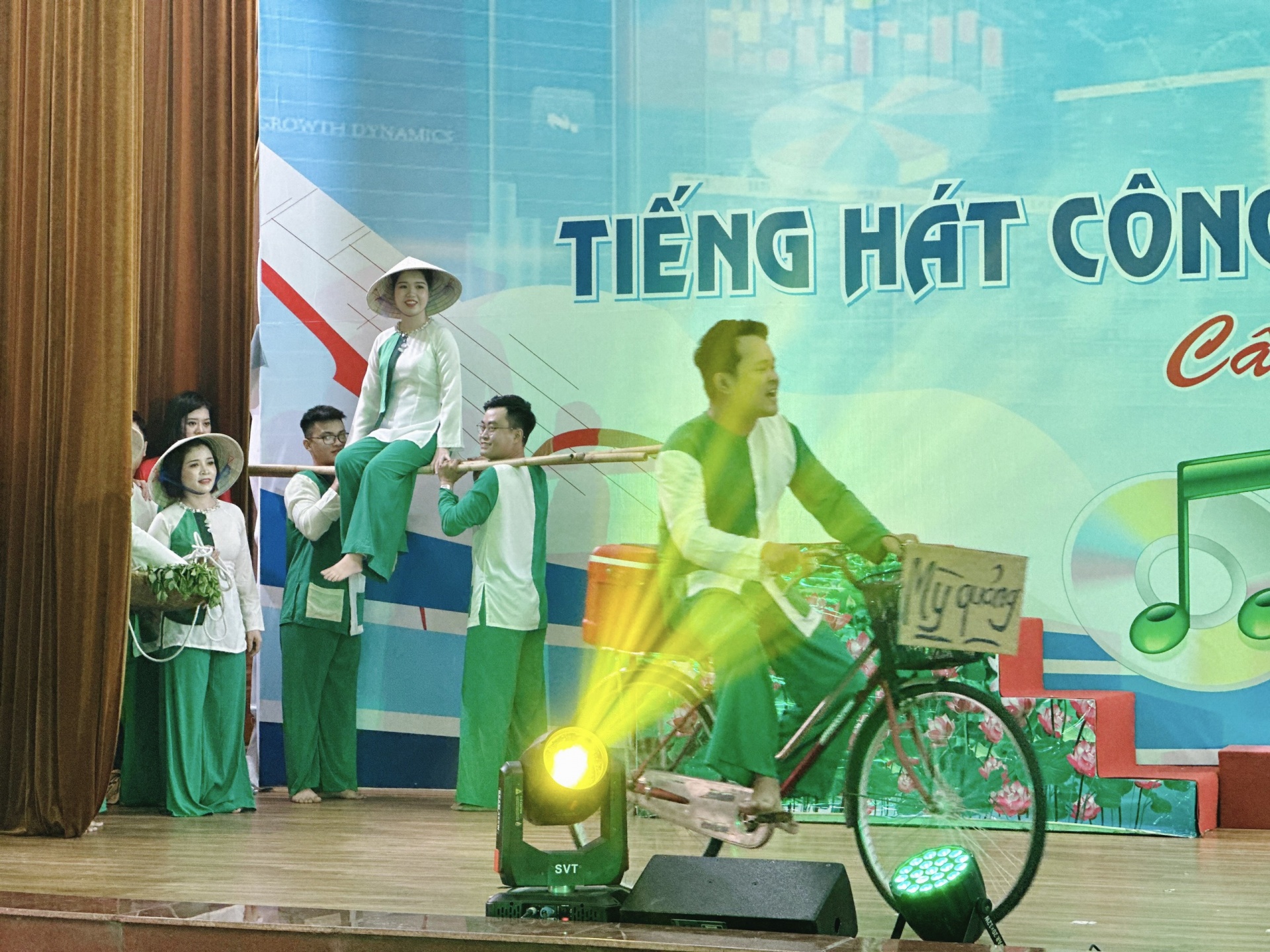 Hội thi Tiếng hát CNVCLĐ quận Cẩm Lệ năm 2023: Những khoảnh khắc sôi nổi, vui vẻ