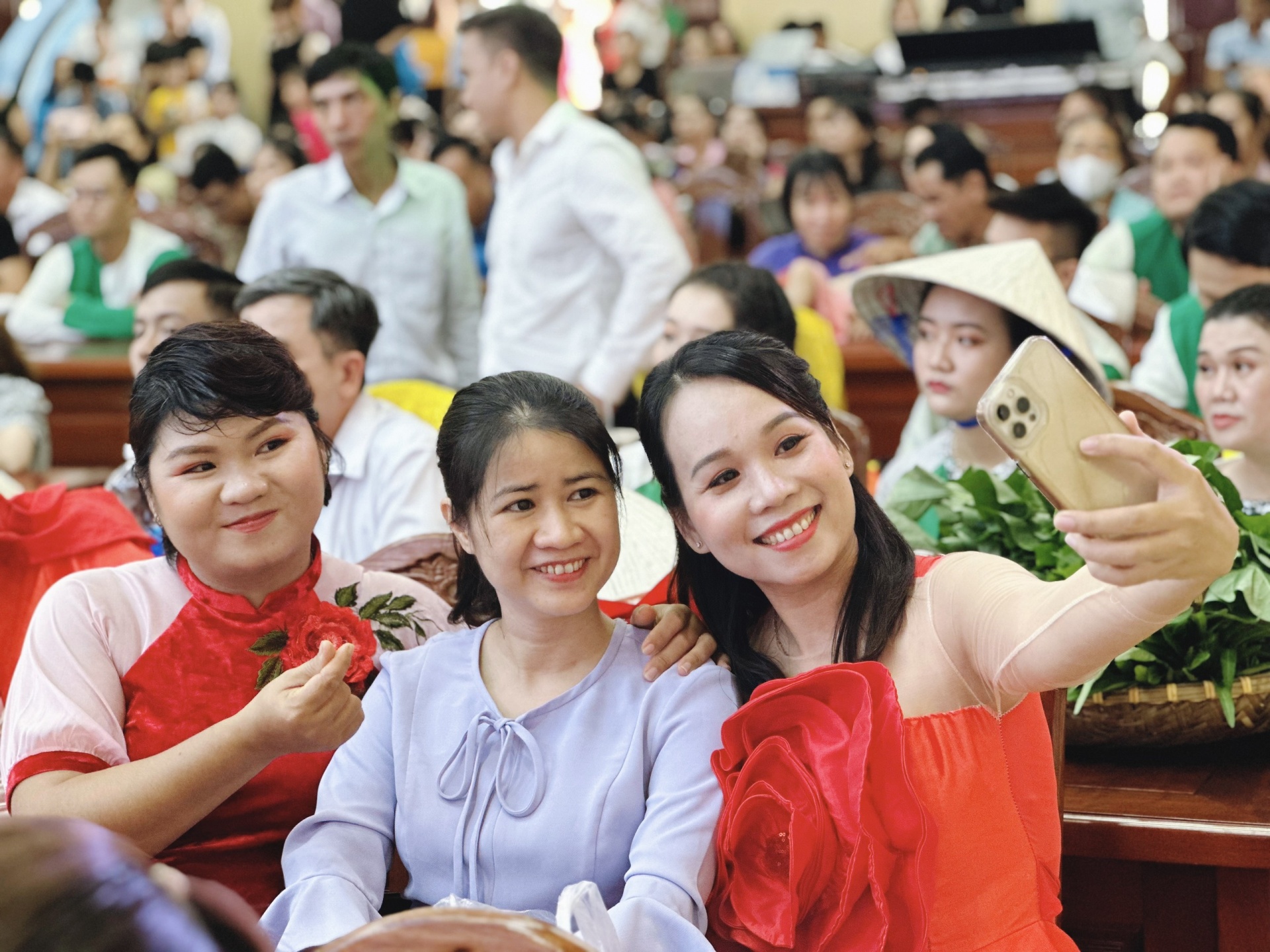 Hội thi Tiếng hát CNVCLĐ quận Cẩm Lệ năm 2023: Những khoảnh khắc sôi nổi, vui vẻ