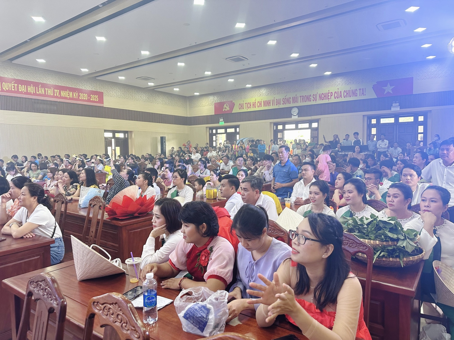 Hội thi Tiếng hát CNVCLĐ quận Cẩm Lệ năm 2023: Những khoảnh khắc sôi nổi, vui vẻ