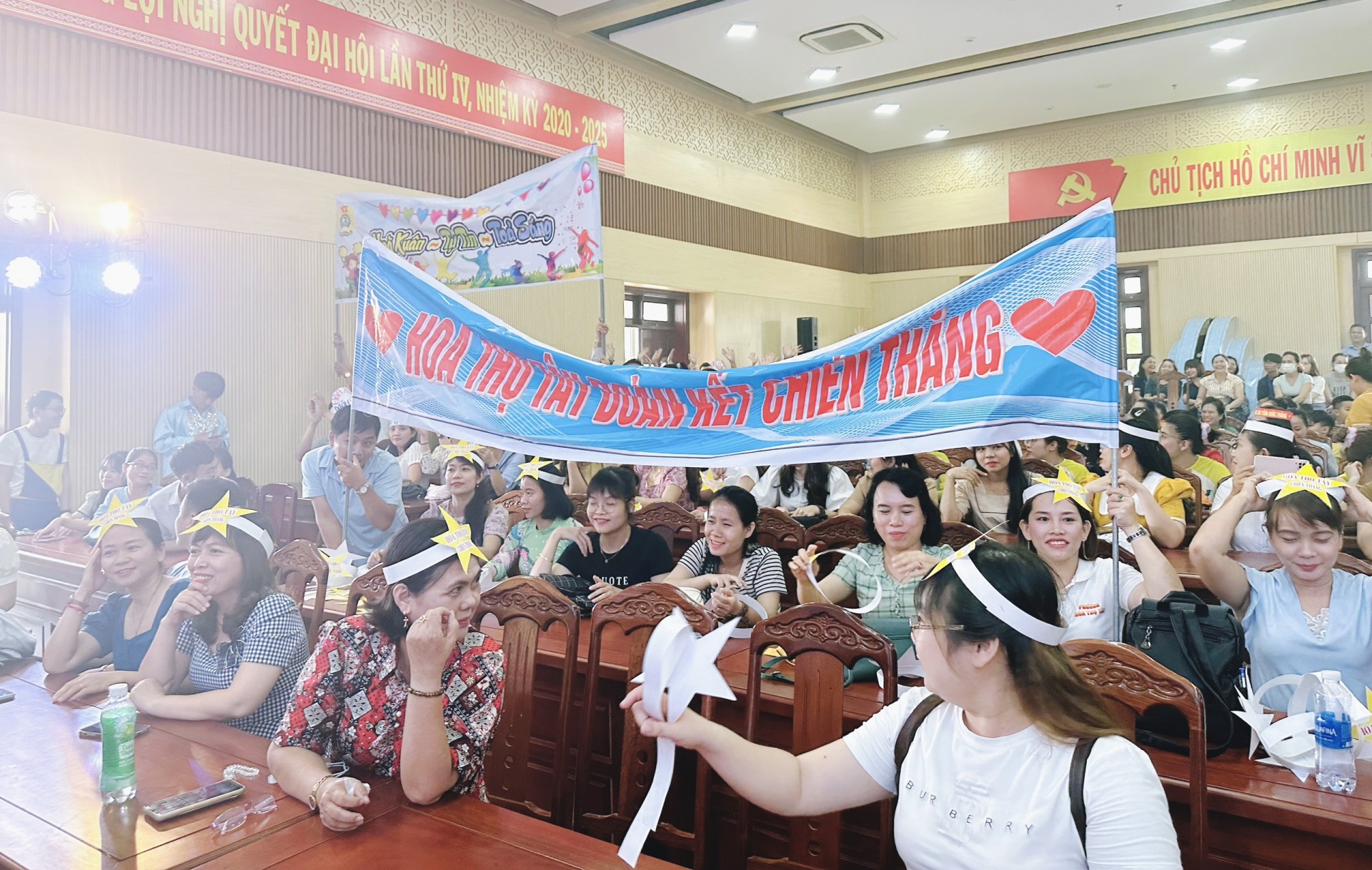 Hội thi Tiếng hát CNVCLĐ quận Cẩm Lệ năm 2023: Những khoảnh khắc sôi nổi, vui vẻ